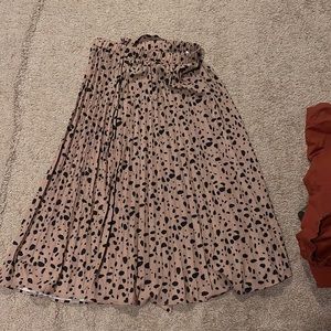 Flowing pleated tea length skirt - NEVER WORN